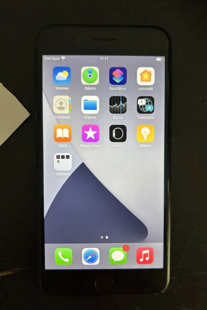 Продам Iphone 7 plus r-sim