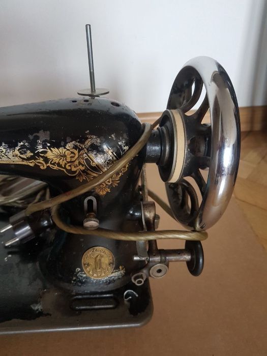 Maszyna do szycia Singer z pedałem