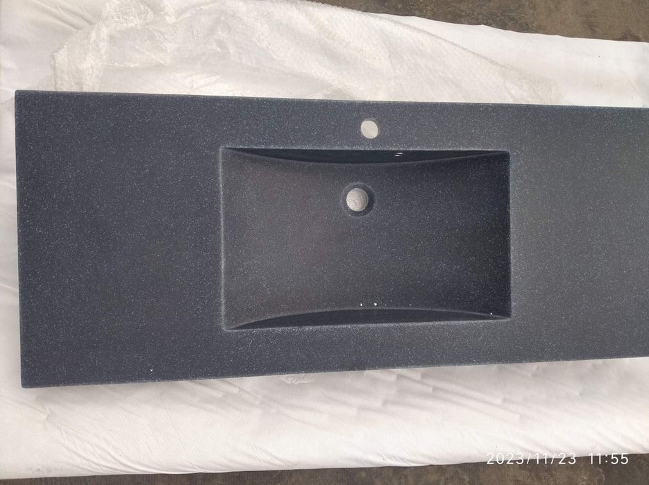 Умивальник великого розміру у ванну кімнату