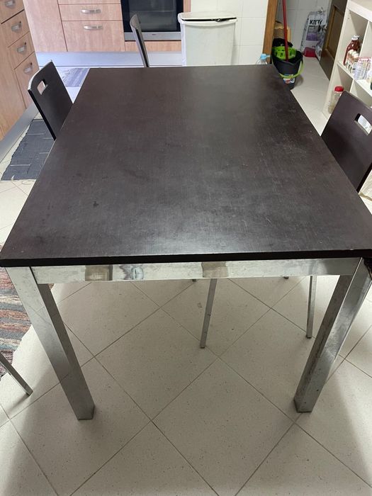 Mesa de cozinha e 6 cadeiras