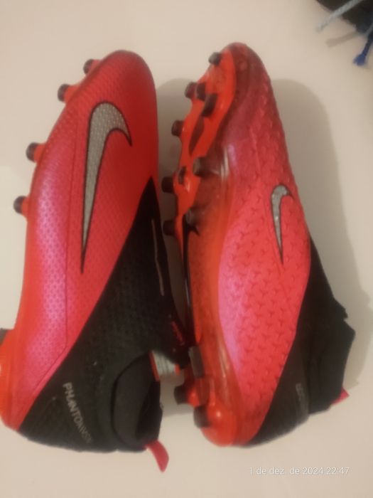 Chuteira nike com pouco tempo de uso tamanho EUR 38 BR 36