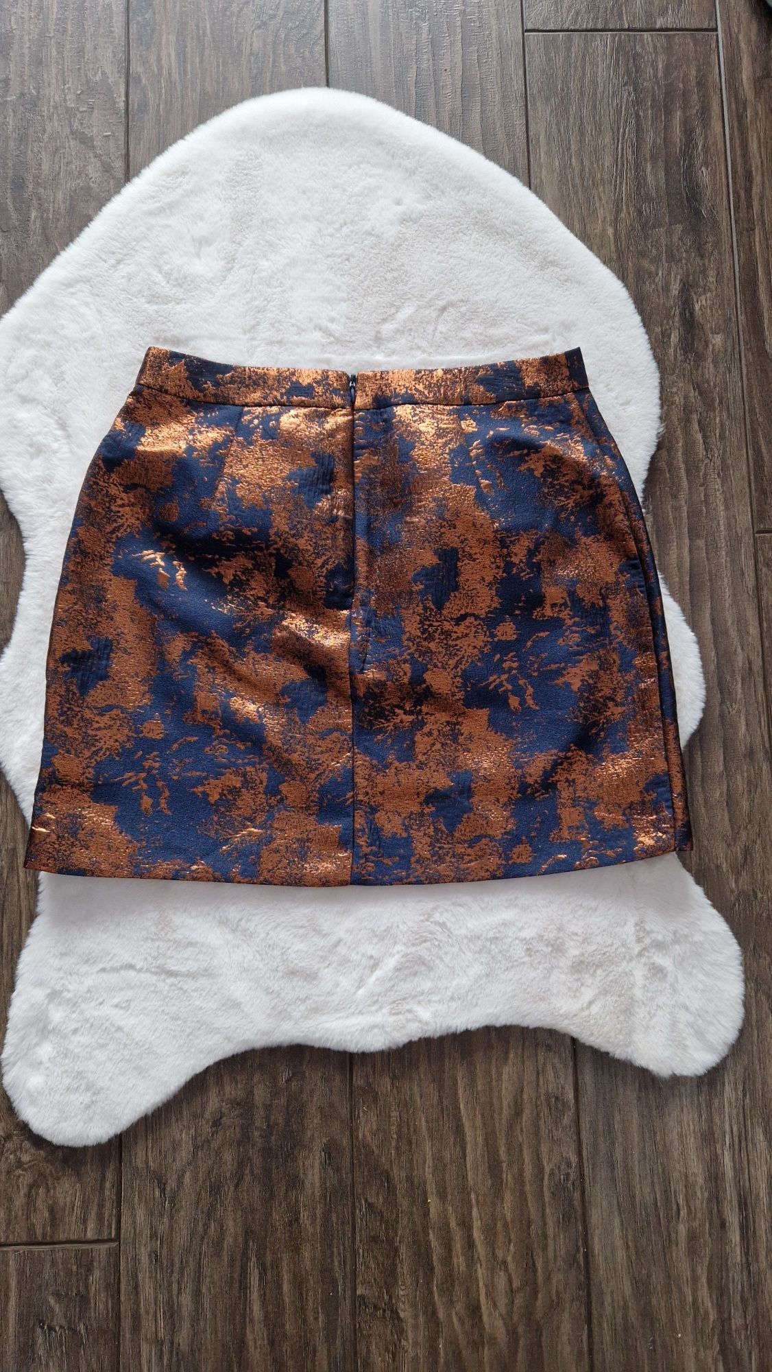 Błyszcząca elegancka złota krótka spódnica Warehouse, L-XL