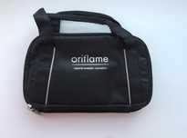 Чорна косметичка oriflame з безліччю сітковими відділеннями