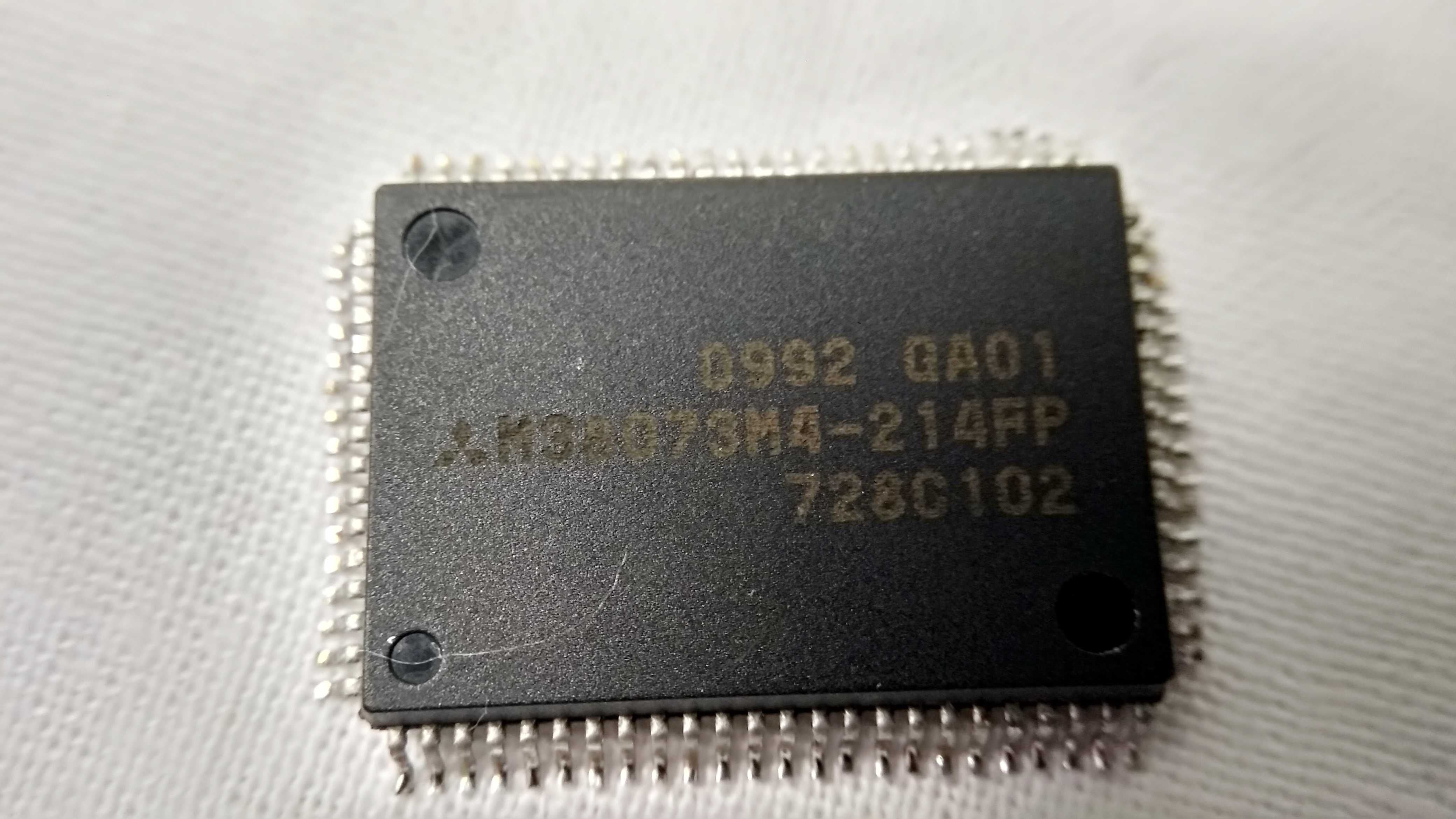 Мікросхема 0992 GA01 M38073M4-214FP 728C102
