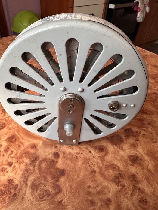 Stary radziecki kołowrotek katuszka vintage PRL