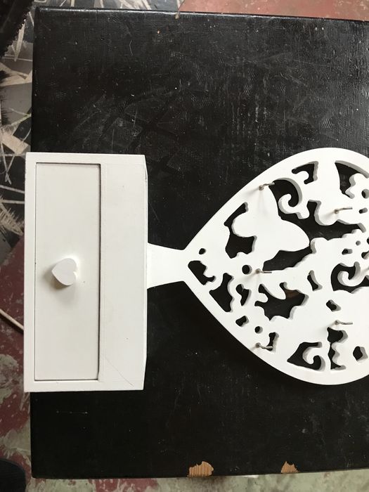 schowek w kształcie drzewka na bizuterię (16 cm x25 cm)
