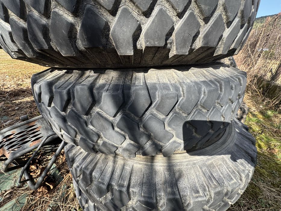 Kola DEFENDER cale Kompletne z OPONAMI