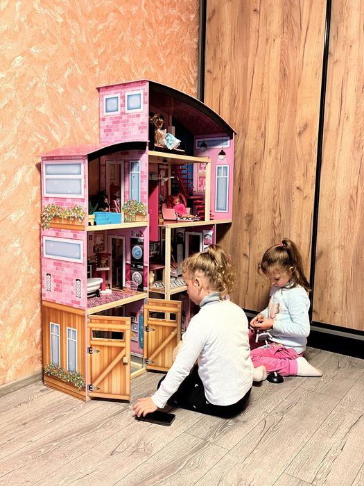 Іграшковий будинок для ляльок