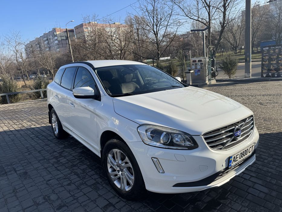 Вольво хс60 D5 2013 2,4 дизель