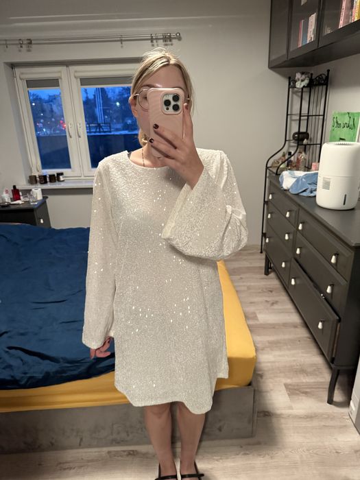 Cekinowa sukienka Sinsay idealna  na święta