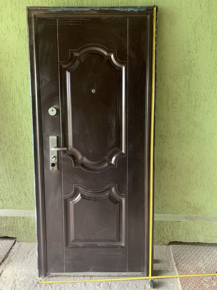 Входные двери металлические