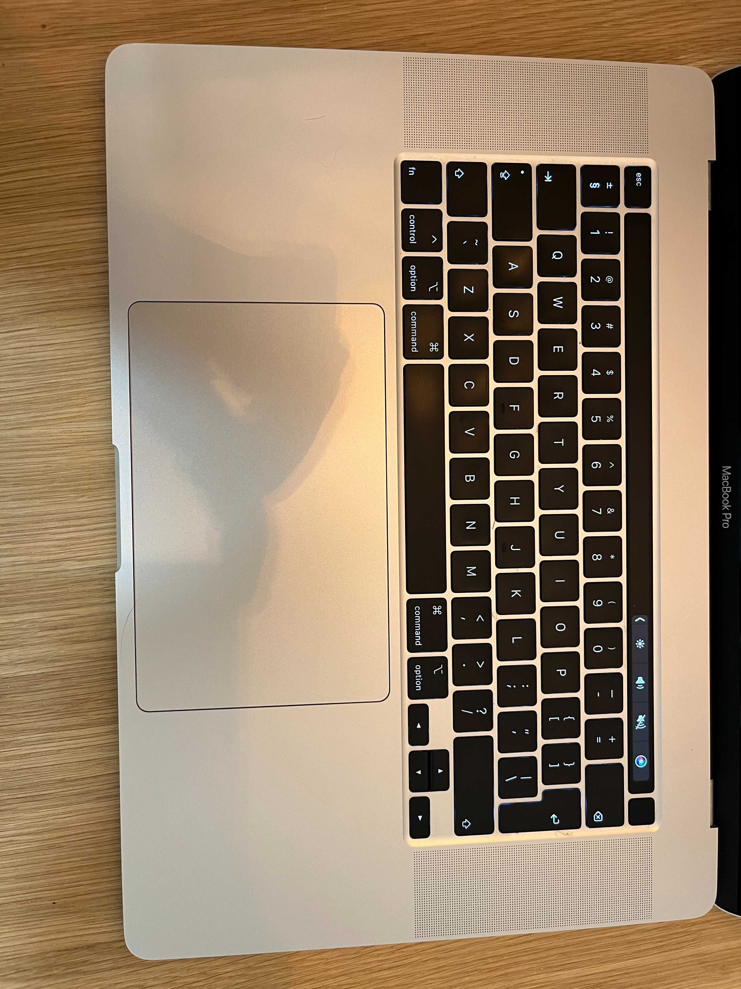 Macbook Pro 16 2019 Intel Core i9 2,3 GHz, 32GB RAM, Radeon Pro 5500M