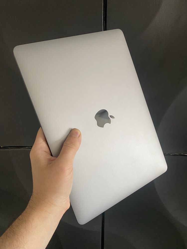 MacBook Pro 13 2017 Silver