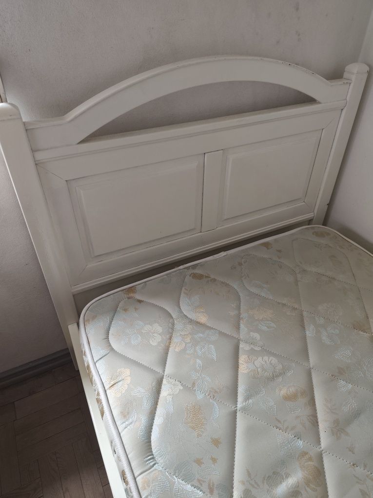 Cama de madeira (solteiro)