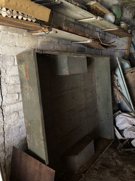 Голый кузов от прицепа легкового авто.