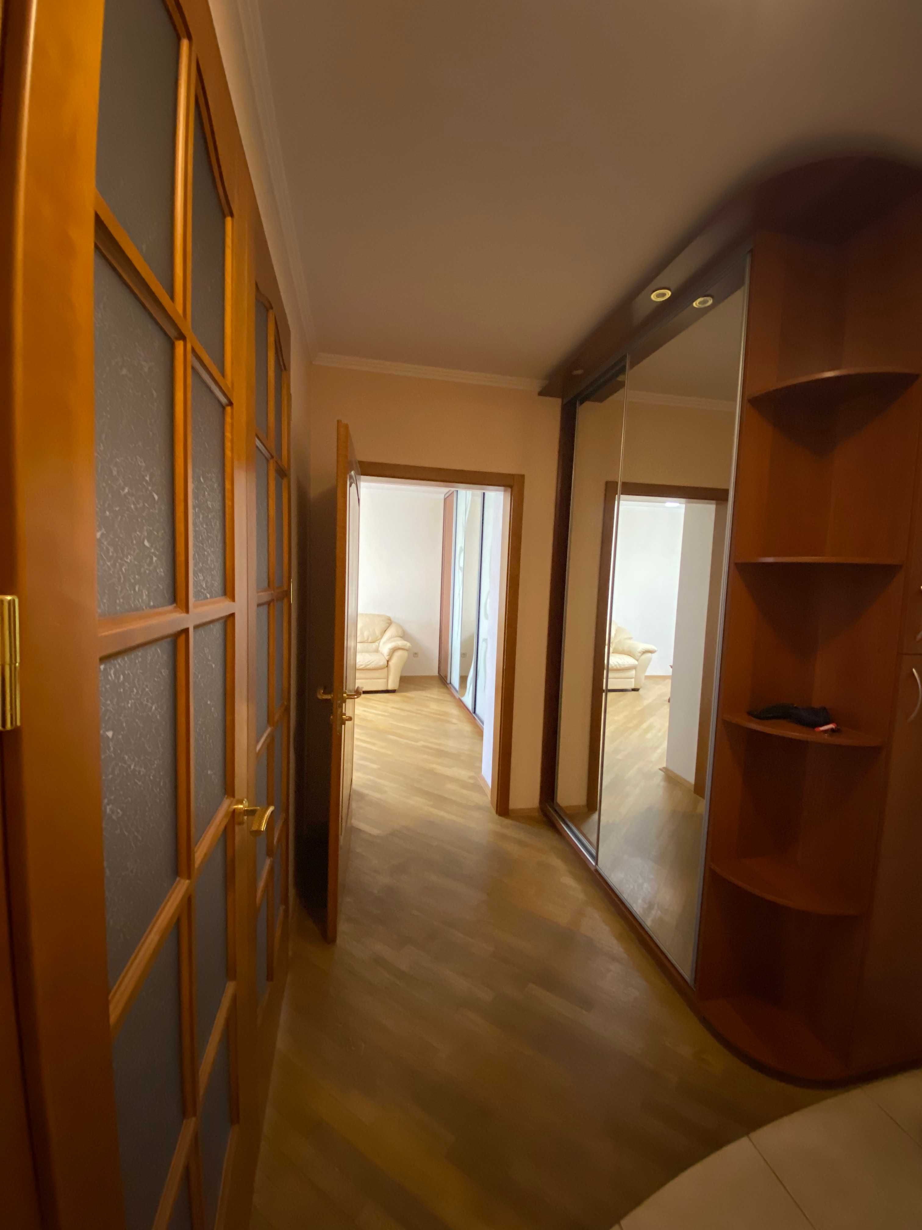 БЕЗ% Продаж 2-кім квартири 79м2, Срібнокільська 24, м. Осокорки, Київ