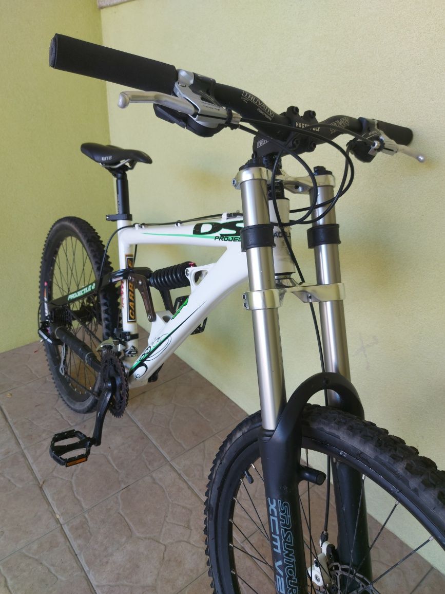 Bicicleta Downhill/BTT - DS Projectile II