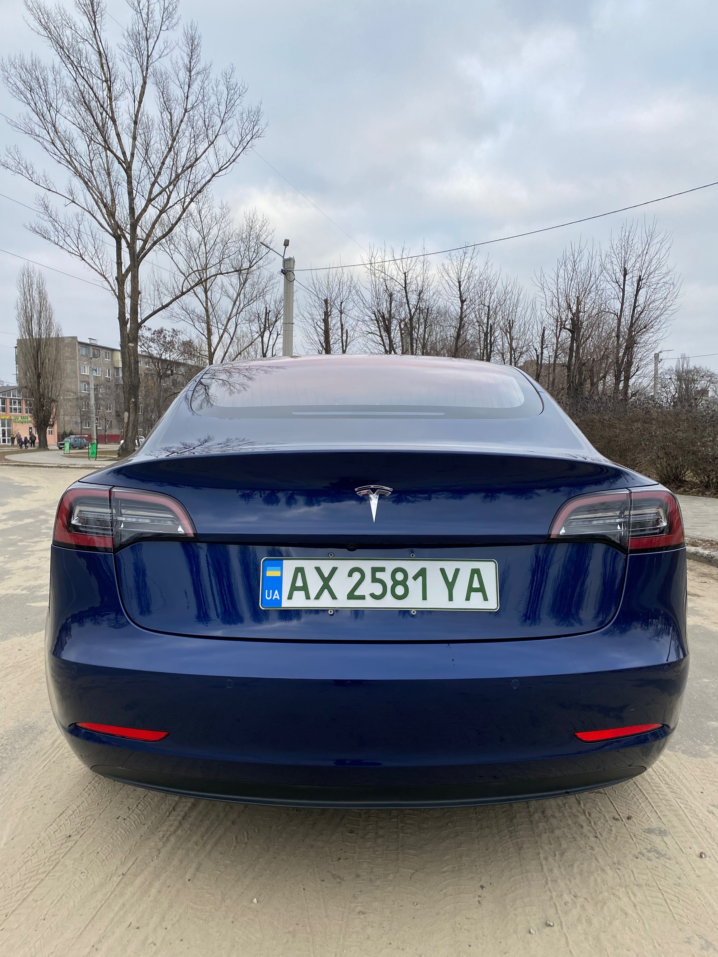 Tesla Model 3 LONG RANGE