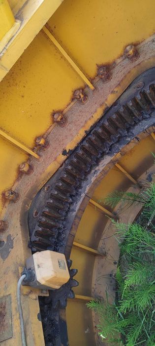 Żuraw wieżowy FM GRU 1250 cty