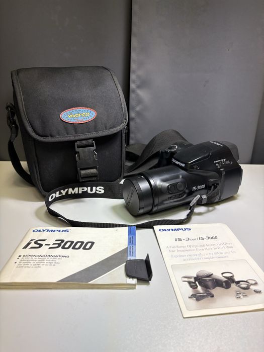 Продается фотоаппарат Olympus IS-3000. Фотоштатив.