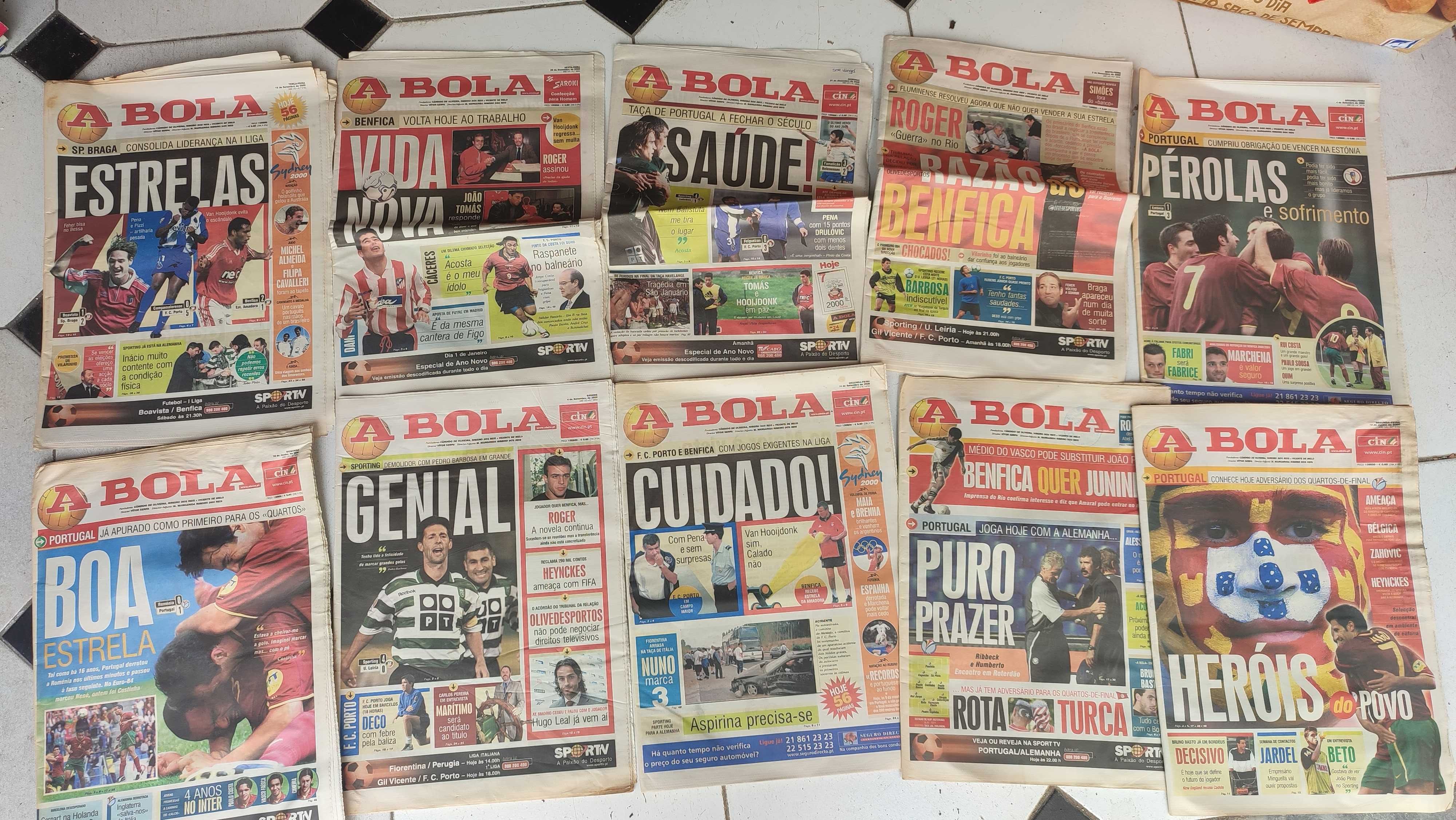 Lote 70 Jornais A Bola do Ano 2000