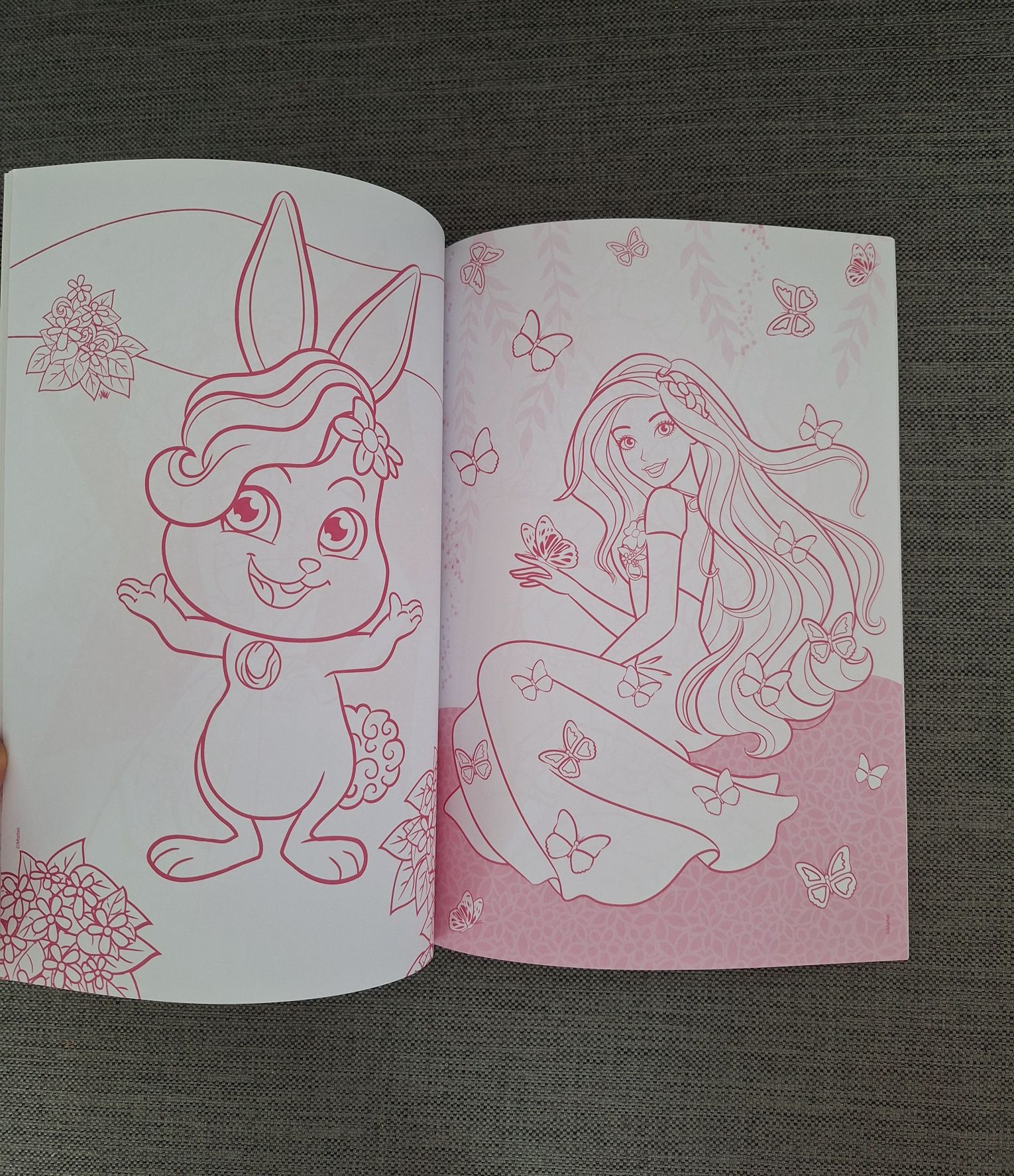 Barbie kolorowanka z naklejkami