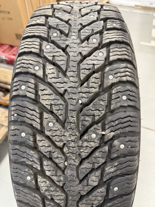 285/70R17 Nokian Hakka шип шини зимові 33