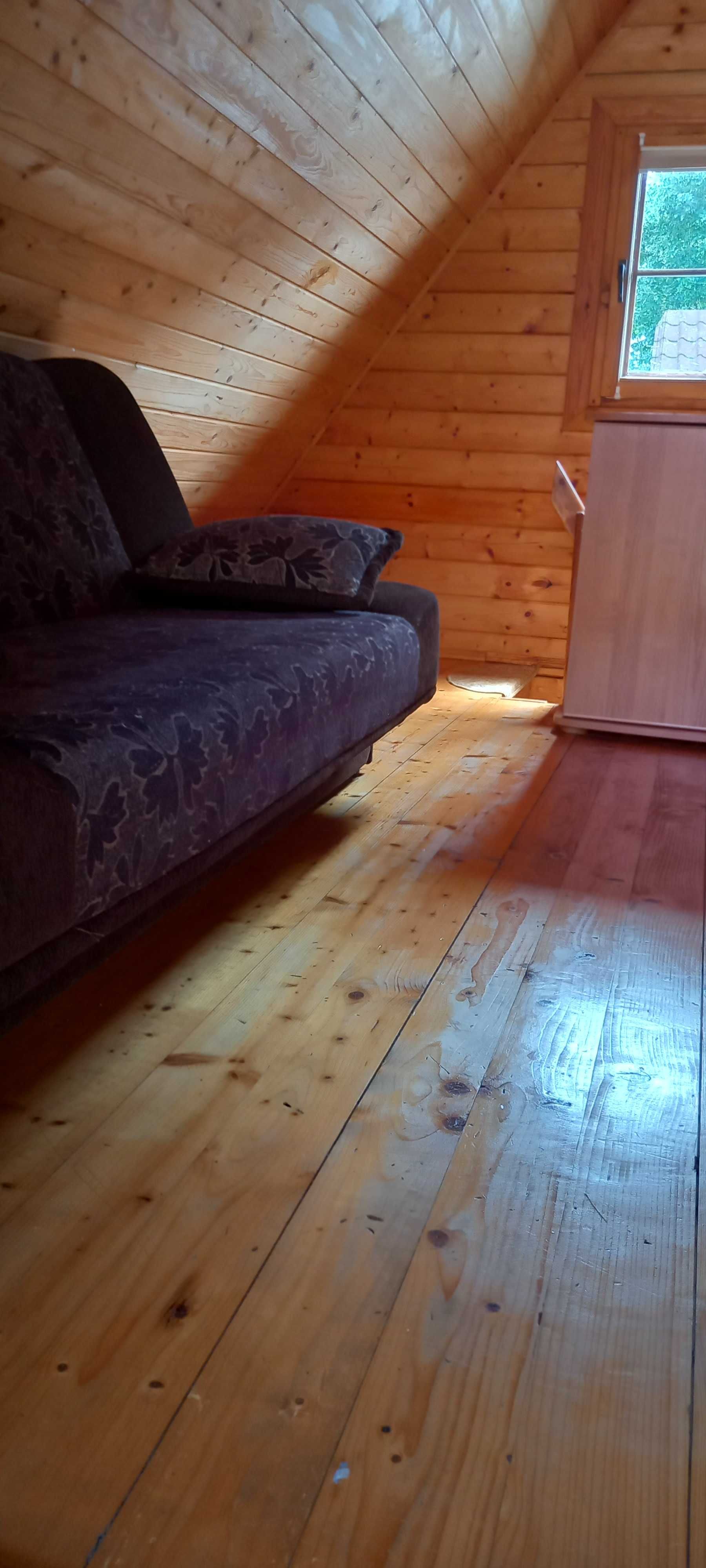 Domek  z widokiem na  zabytkowy Zamek .