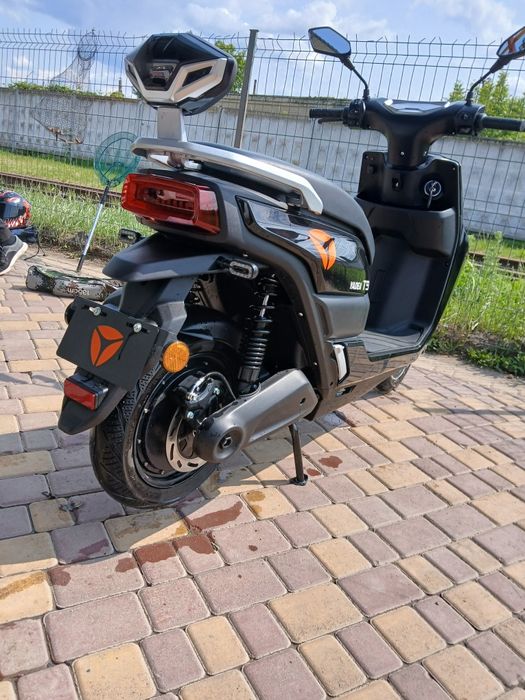 Продам електроскутер Yadea T9 в дуже гарному стані, він новий 2024р