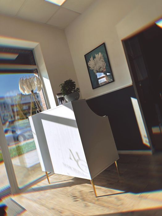 Wynajmę stanowisko w salonie kosmetycznym