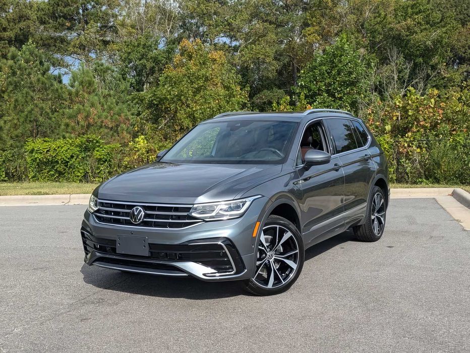 Volkswagen Tiguan      2022