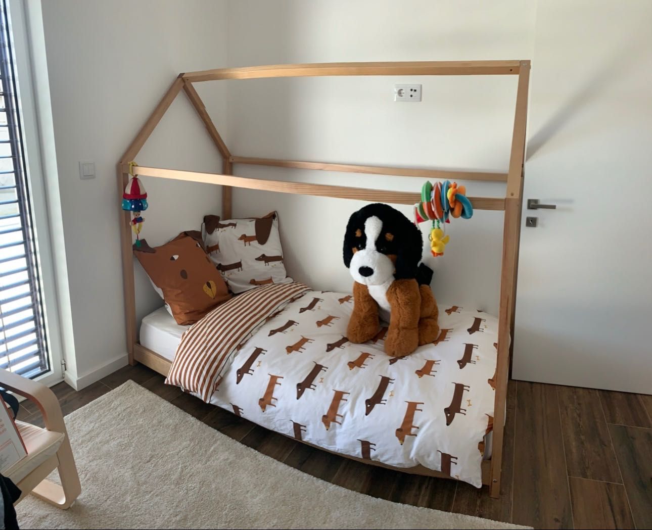 Cama Montessori Cabana, com estrado e colchão incluído