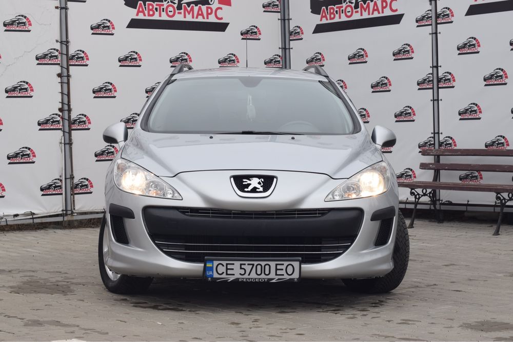 Peugeot 308 2011 року