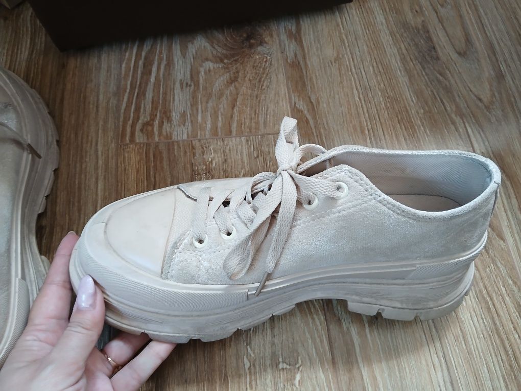 Buty Beżowe na grubej platformie r.38
