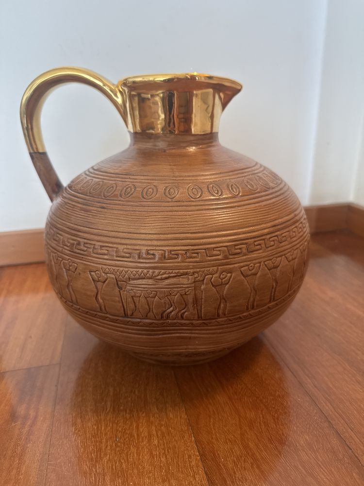 Jarro decorativo com banho de ouro