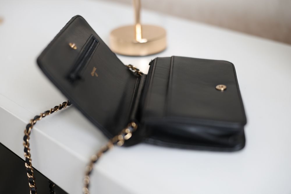 Жіноча чорна сумка Chanel