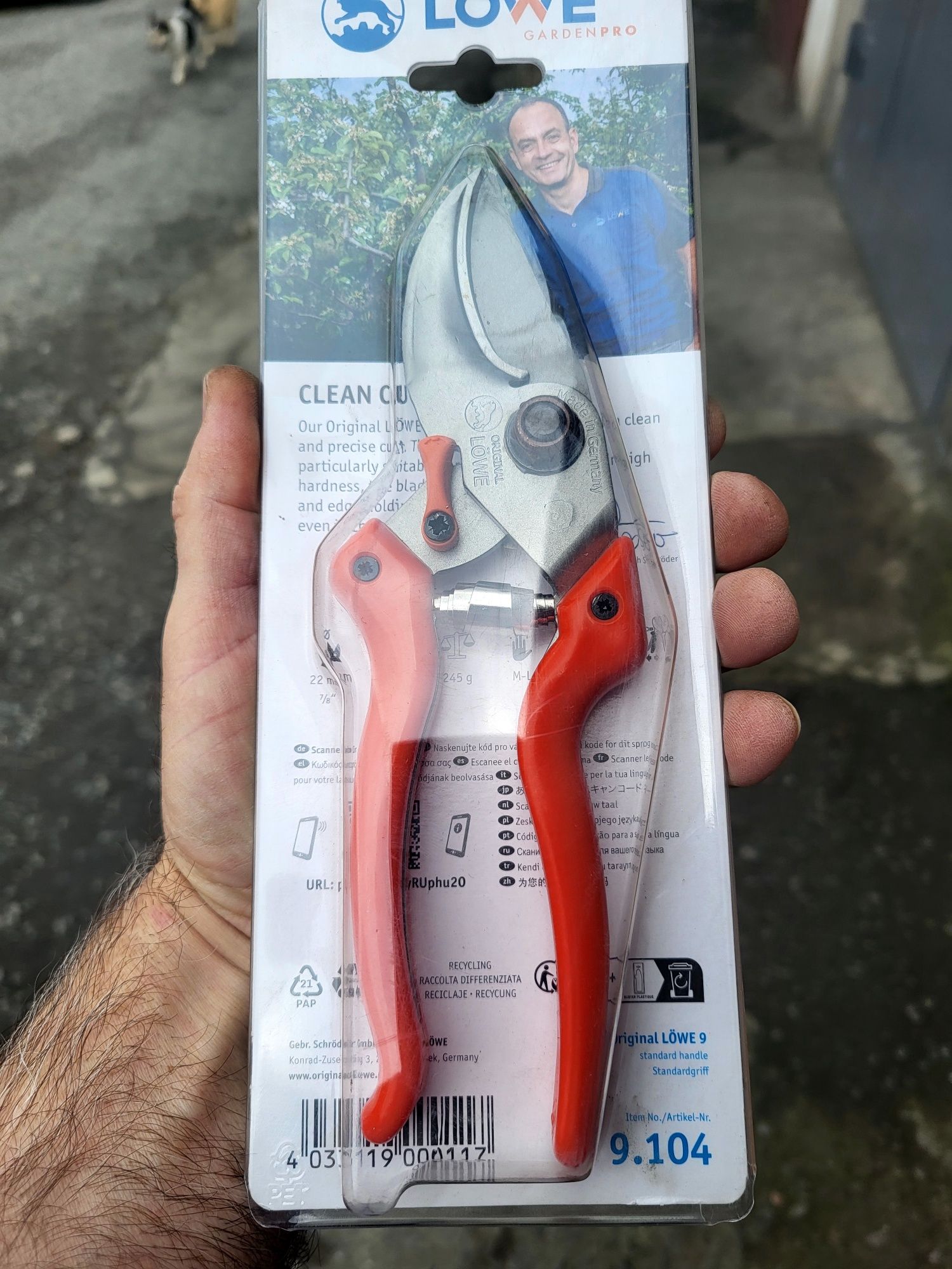Продам Секатор Lowe 9.104