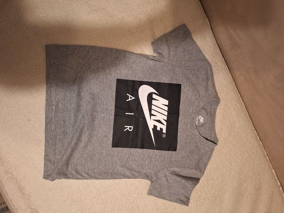 Sportowy zestaw. 2 koszulki Nike. 110-116. Nowe