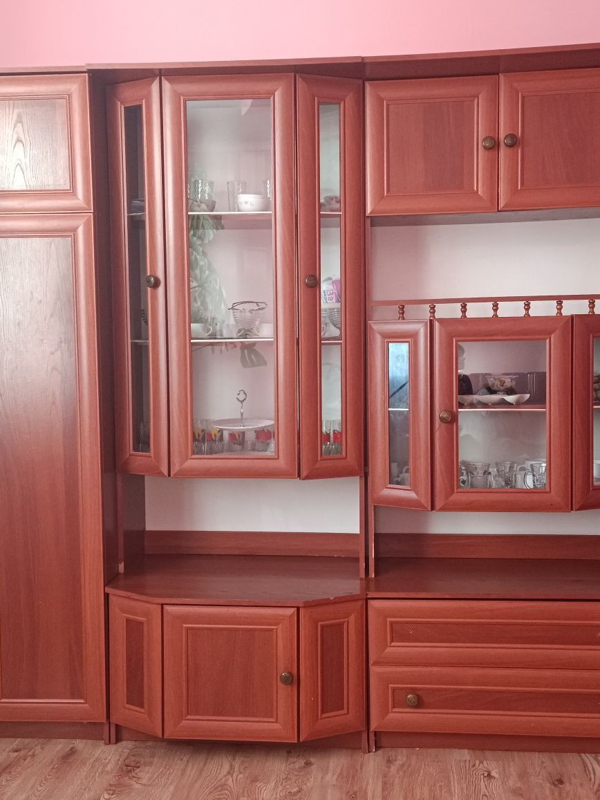 Меблева стінка для вітальні