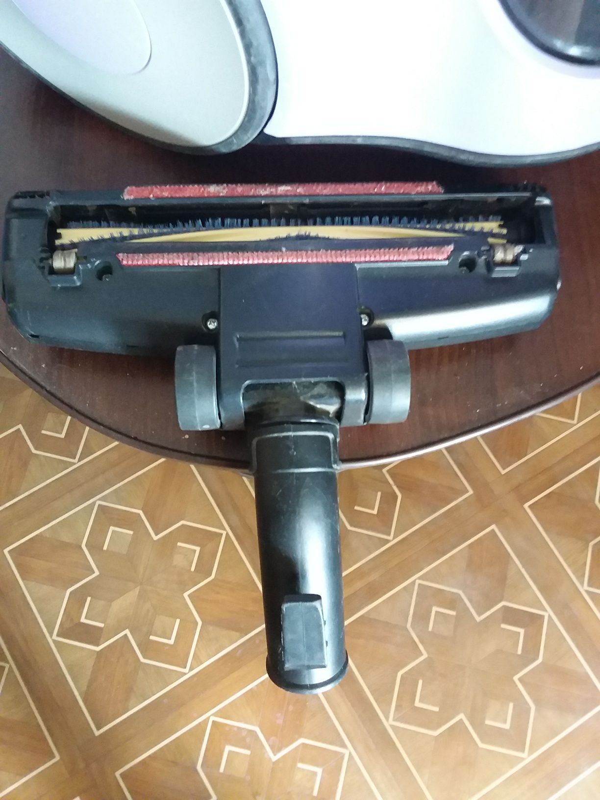 Продам пылесос Samsung  2000w мощности.