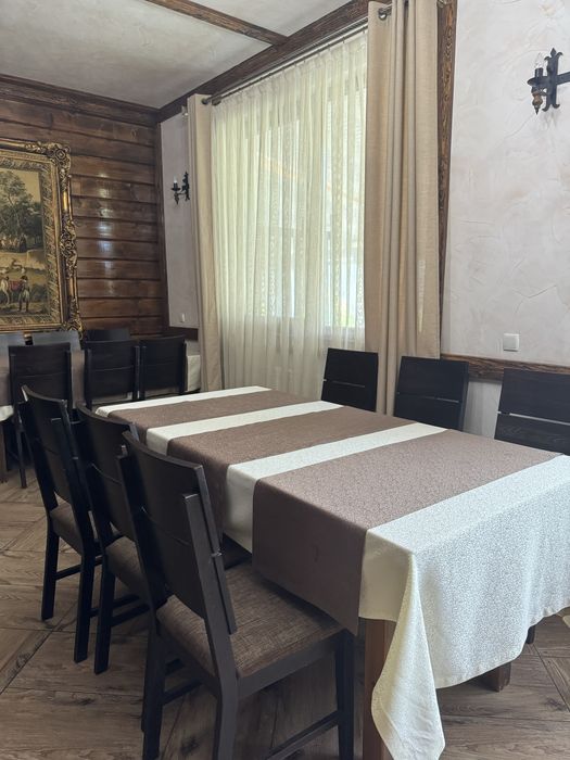 Столи та стільці