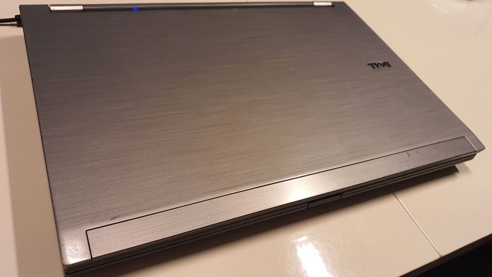 Laptop DELL Latitude E6510, i7 WIN7, 15cali, BDB 4GB, 296GB