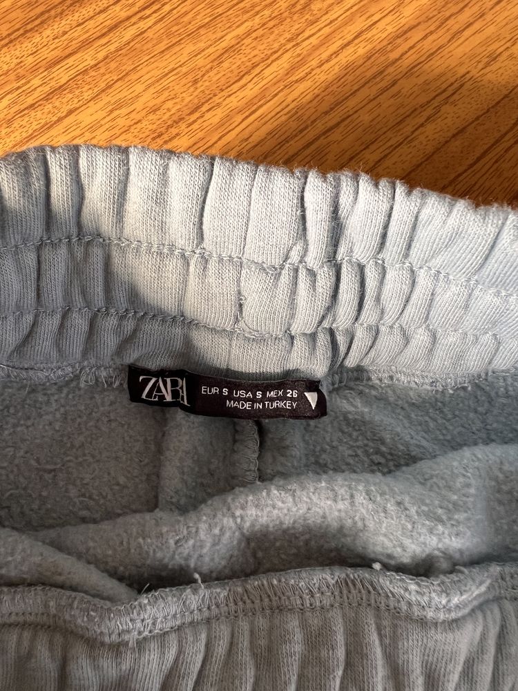 Подарую спідницю ZaRa