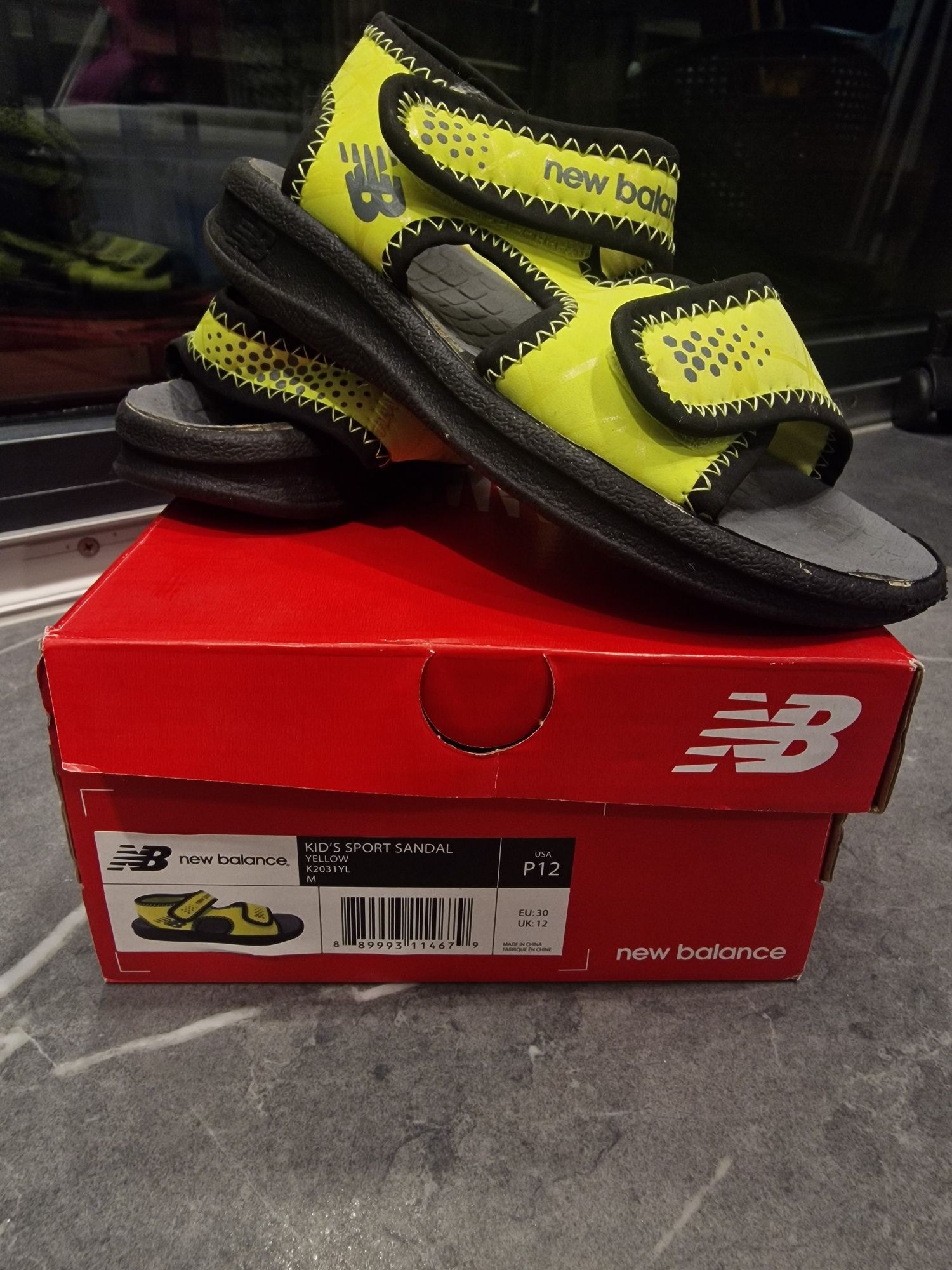 Sandały na rzepy new balance 30 z kartonem neon żołte