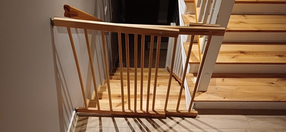 Bramka barierka zabezpieczająca regulowana.