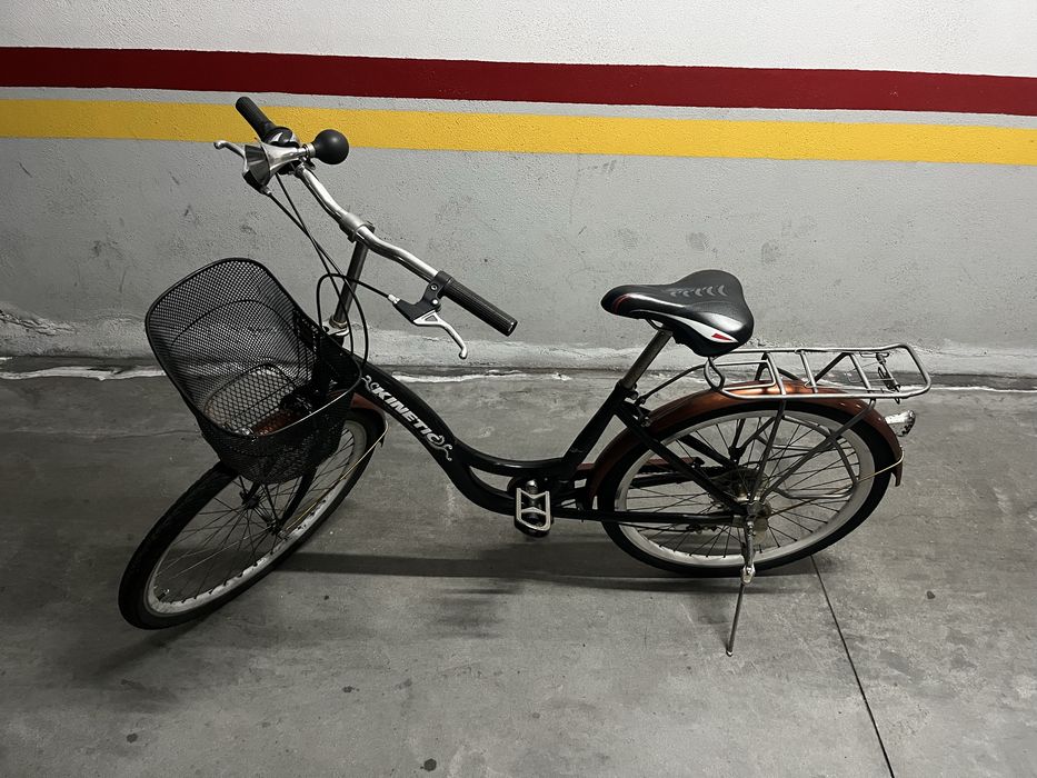 Bicicleta usada de cidade