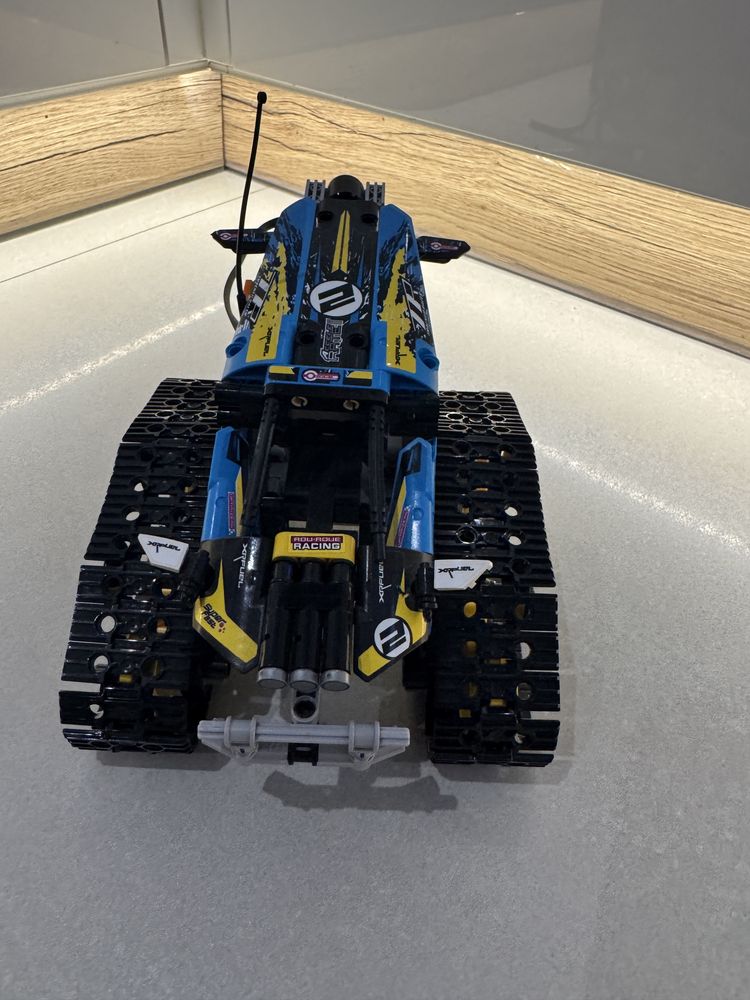 Lego technic lego wyscigowka 42095