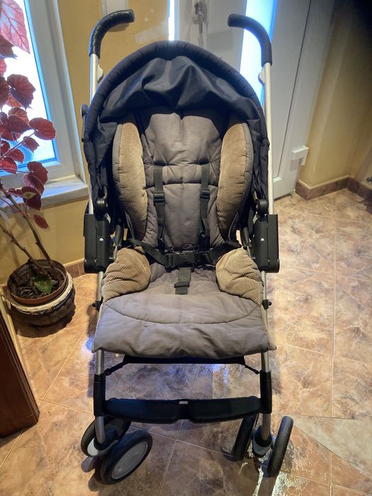 Carrinho de bebé em bom estado