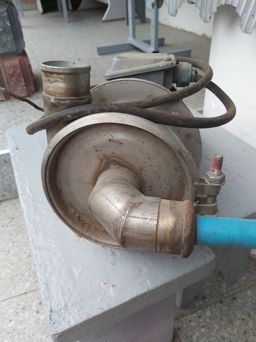 Продам електродвигуна з водяним насосом