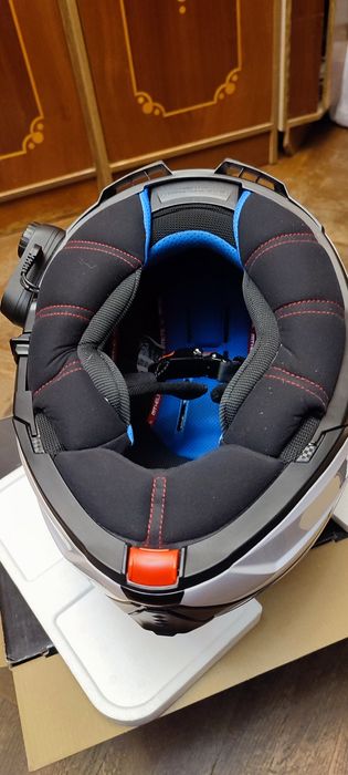 Продам мотошолом MT Atom 2